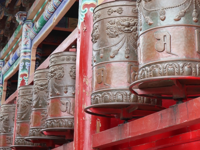 チベット仏教のマニ車とは？ | 八事霊園安楽寺永代供養墓